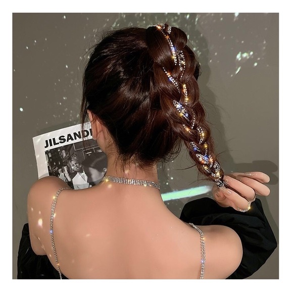 NWT Rhinestone Plunge Necklace ~ Multiple Ways of Wearing ~ Lariat / Choker Hair - Picture 10 of 12